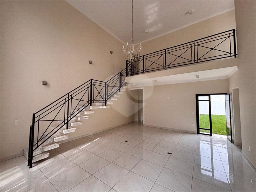 Casa à venda com 3 suítes no condomínio Residencial Maria Dulce, Indaiatuba - SP
