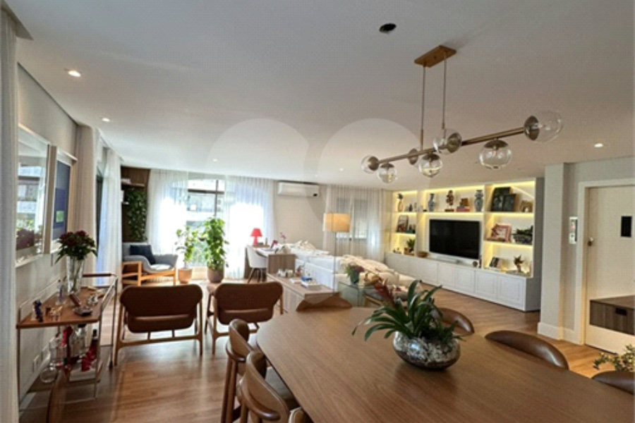 Apartamento para alugar com 3 quartos, sendo 2 suítes, em Moema, São Paulo, SP