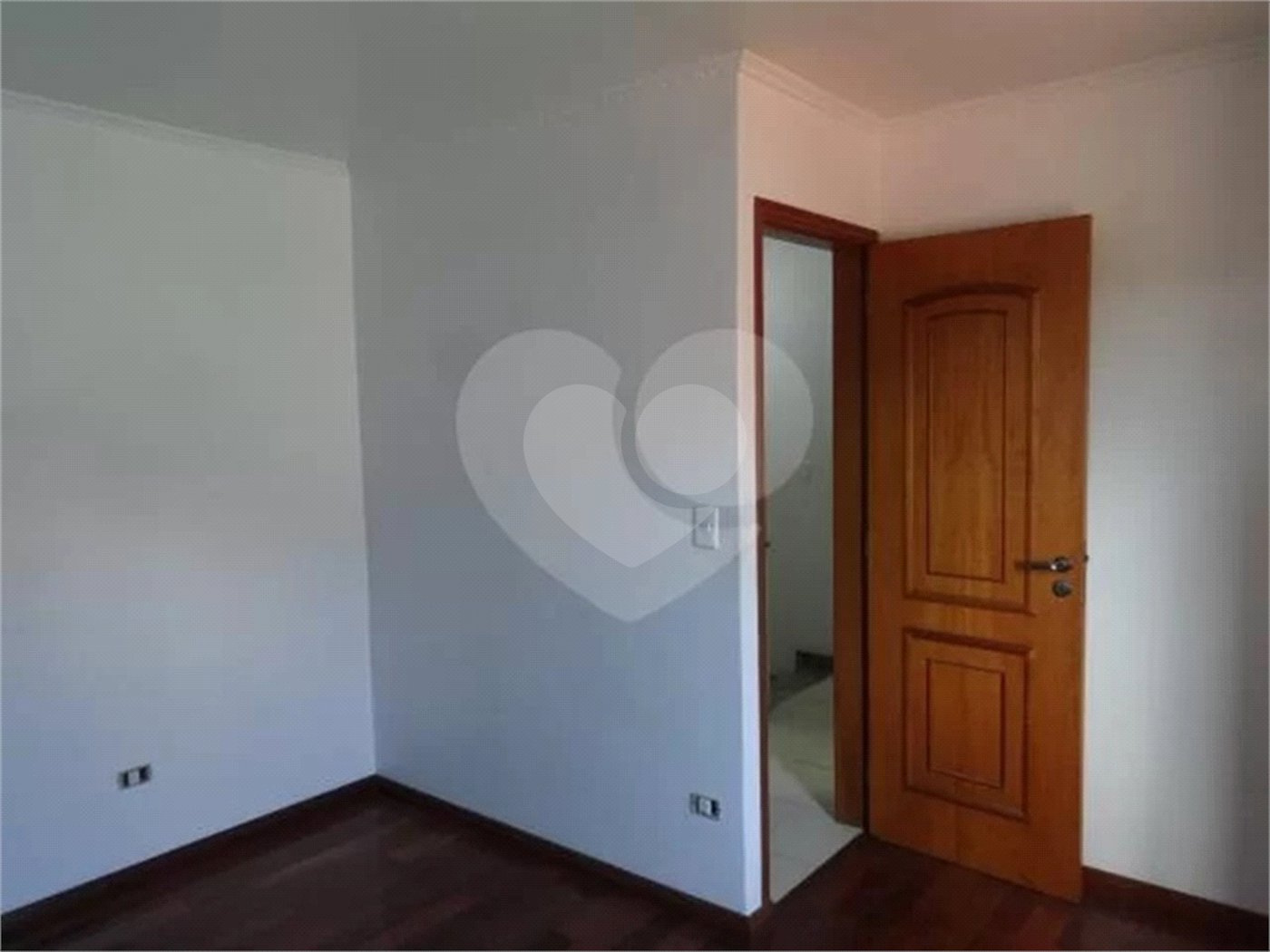 Casa à venda com 4 quartos, sendo 2 suítes, em Horto, São Paulo, SP