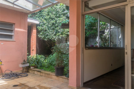 Casa à venda com 3 quartos, sendo 2 suítes, em Granja Julieta, São Paulo, SP