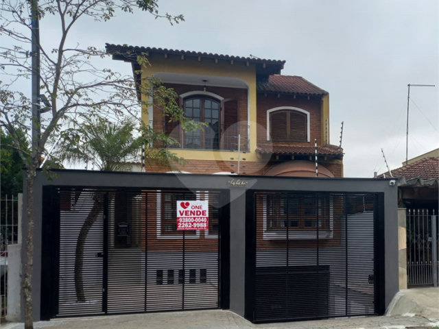 Sobrado à venda com 4 quartos, sendo 1 suíte,  em Tremembé, São Paulo, SP