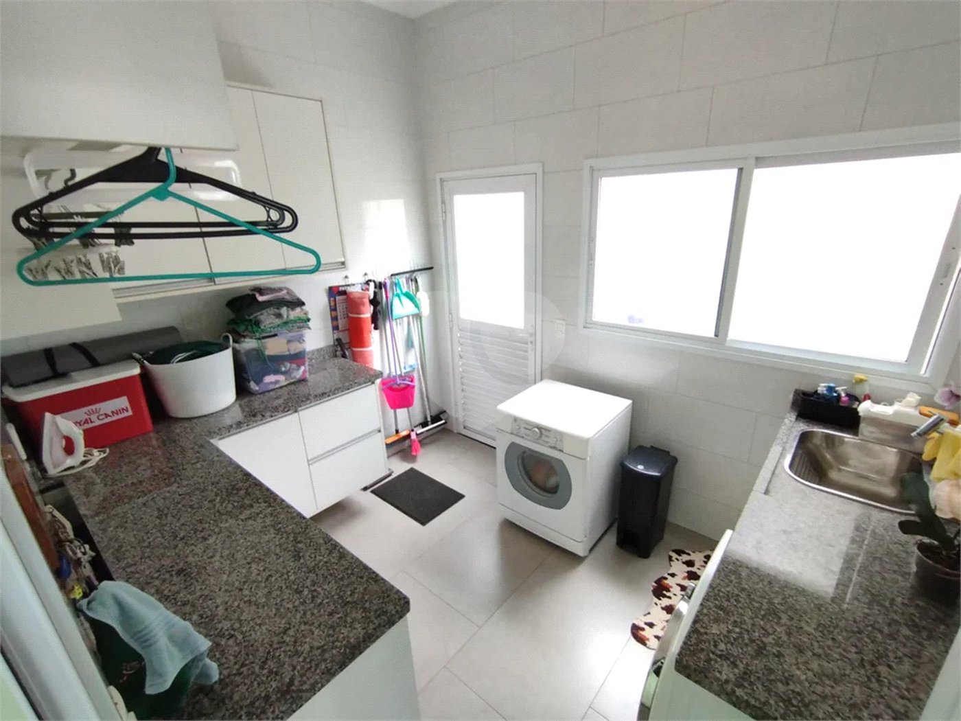 Casa à venda com 5 quartos, sendo 3 suítes, no condomínio Ibiaram 1, Itupeva - SP