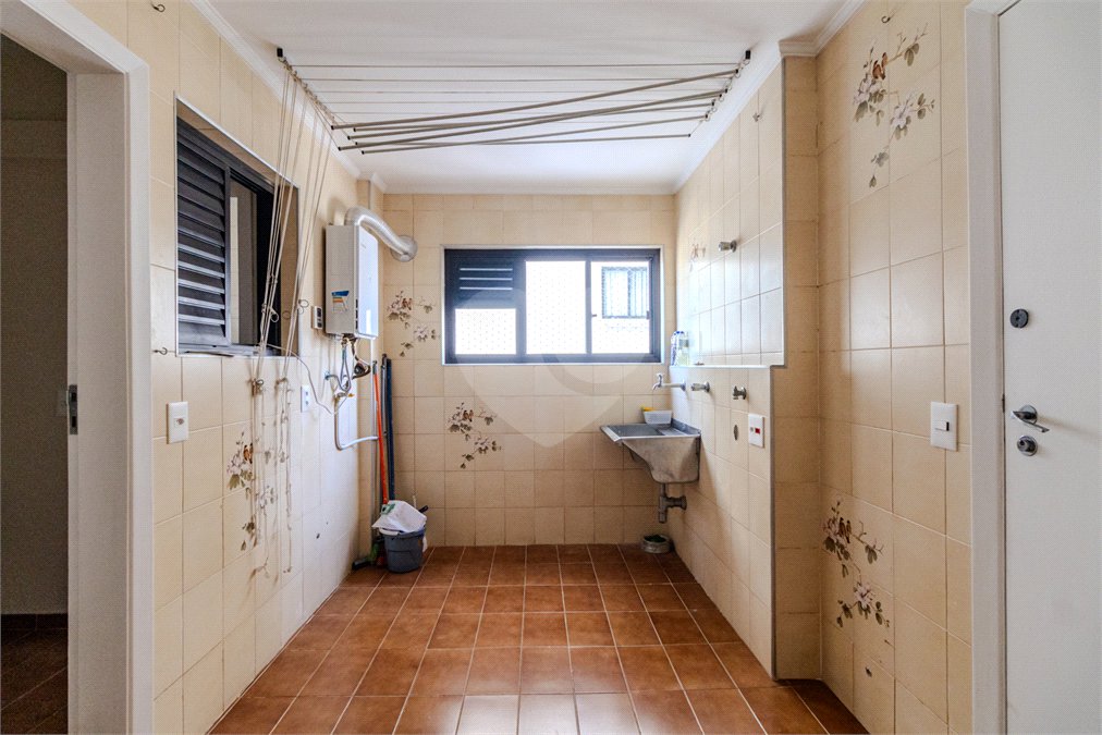 Apartamento para alugar com 3 quartos, sendo 1 suíte, em Vila Hamburguesa, São Paulo, SP