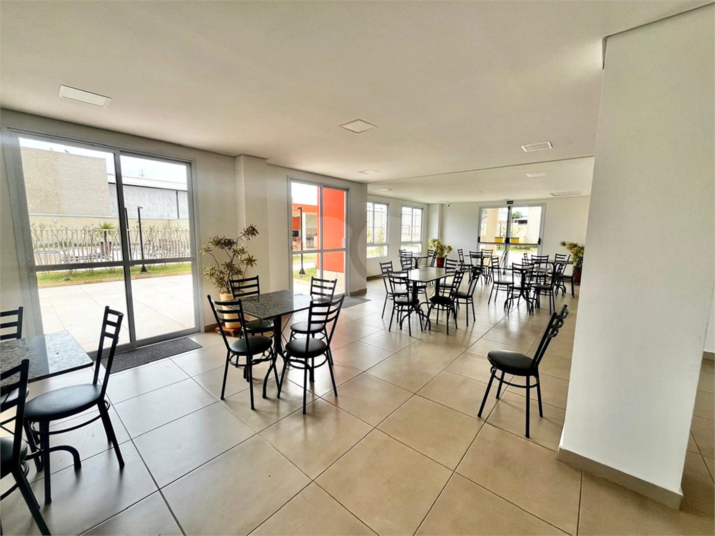 Apartamento à venda com 3 quartos, sendo 1 suíte,  em Vila Macia, Itapetininga, SP