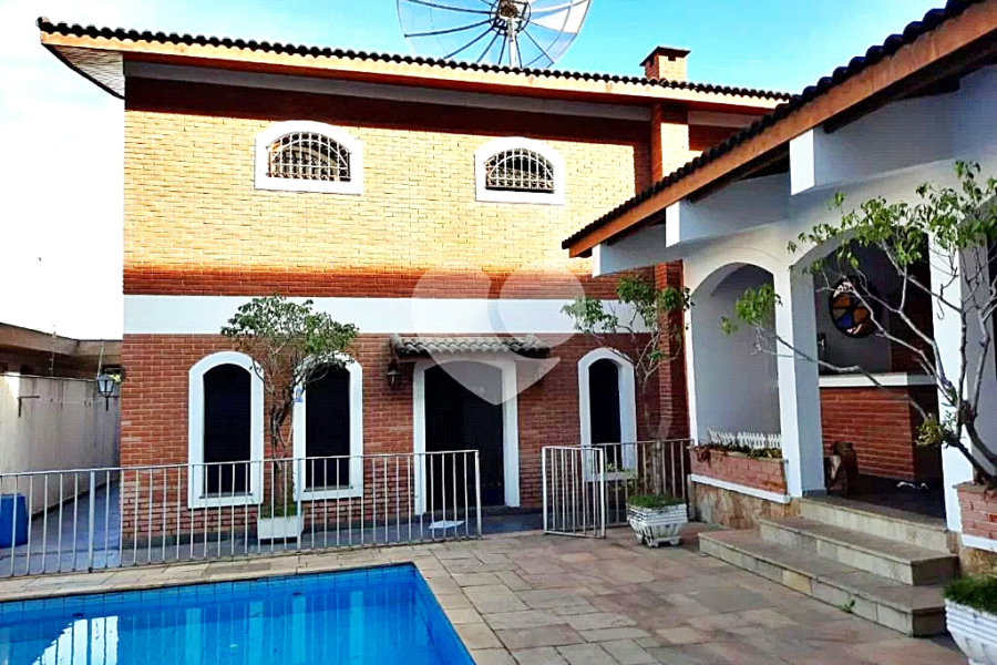 Sobrado à venda com 4 quartos, sendo 2 suítes, em Santana, São Paulo, SP