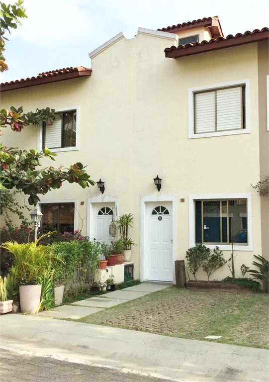 Casa à venda com 2 quartos, sendo 1 suíte,  no condomínio Villas de São Francisco I, São Paulo - SP