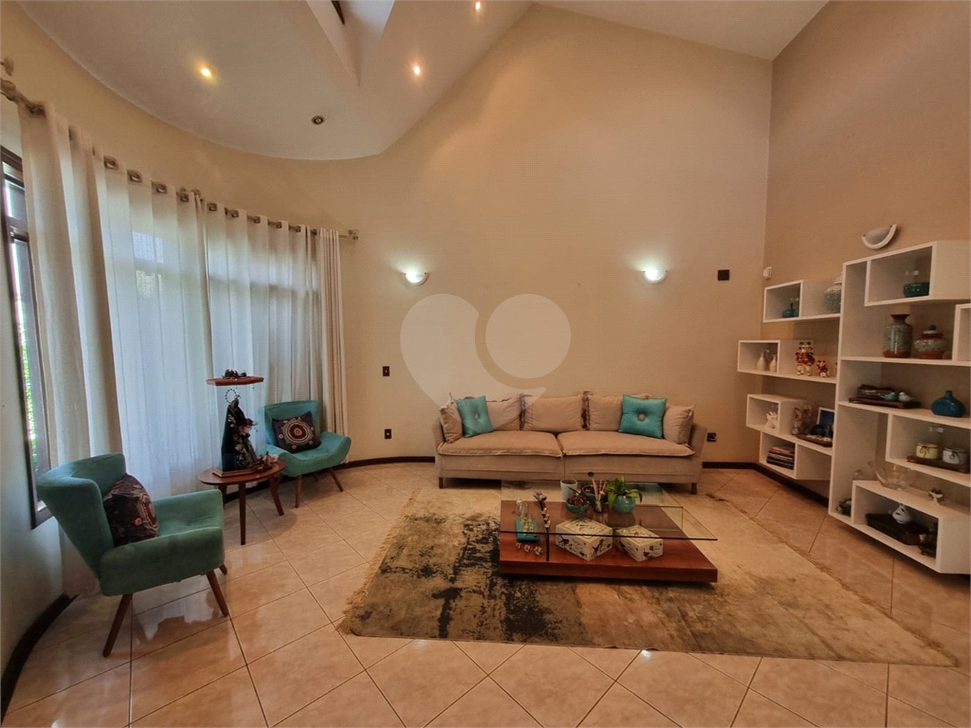 Sobrado à venda com 3 quartos, sendo 1 suíte,  em Vila Trujillo, Sorocaba, SP