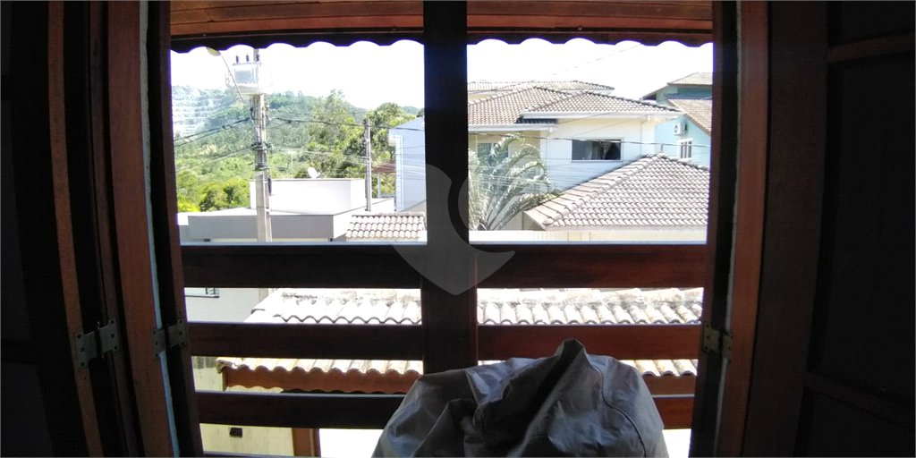 Casa à venda com 4 quartos, sendo 2 suítes, em Barreiro, Mairiporã, SP