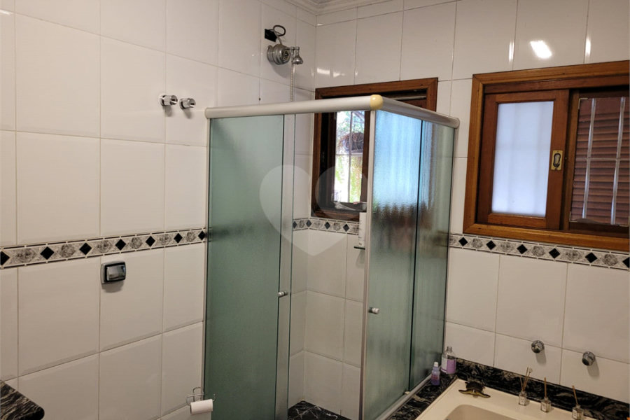 Sobrado à venda com 4 quartos, sendo 3 suítes, em Horto, São Paulo, SP