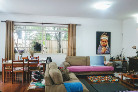 Casa à venda com 3 quartos, sendo 1 suíte, em Santo Amaro, São Paulo, SP