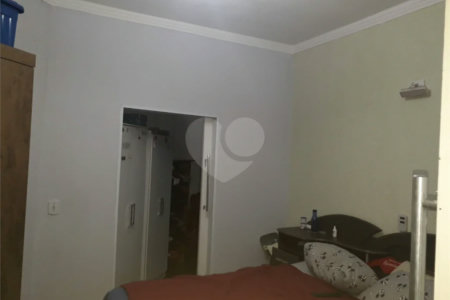 Casa com 260m² , 3 pavimentos , 6 dormitórios , 1 suíte , 3 vagas , a venda no Itaim Paulista.