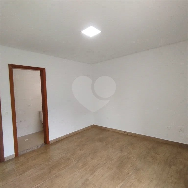 Sobrado à venda, 3 suítes, garagem, a 300 m do metrô Vila Matilde