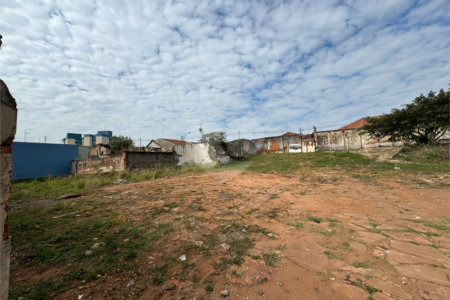 Terreno comercial de 2.100m2, no Bairro Vila Prado em São Carlos-SP