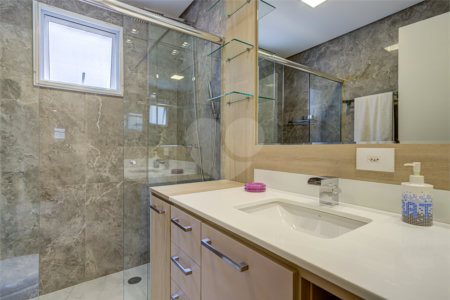 Casa à venda com 4 quartos, sendo 2 suítes, no condomínio Residencial Terras Altas, São Paulo - SP