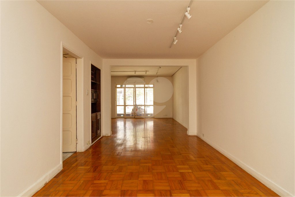 Sobrado à venda com 3 quartos, sendo 1 suíte, em Vila Olímpia, São Paulo, SP