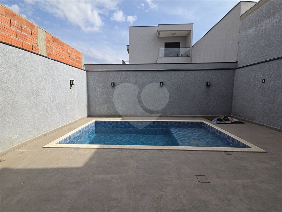 Casa à venda com 3 quartos, sendo 1 suíte, no condomínio Helena Maria, Sorocaba - SP