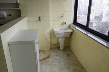 Apartamento à venda com 3 quartos, sendo 1 suíte, em Vila Mariana, São Paulo, SP