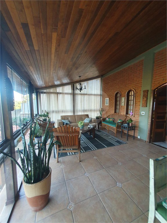 Casa à venda com 4 quartos, sendo 2 suítes,  no condomínio Vinhas da Vista Alegre - Lado Café, Vinhedo - SP