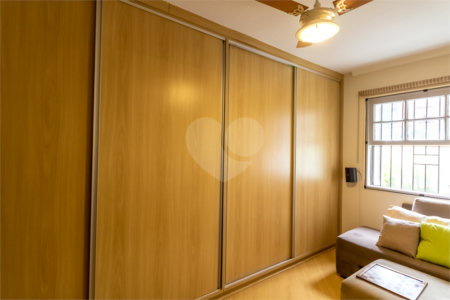 Casa à venda com 3 quartos, sendo 1 suíte,  em Parque Colonial, São Paulo, SP