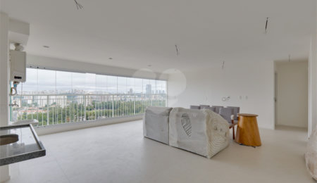 Apartamento à venda com 2 suítes em Santo Amaro, São Paulo, SP