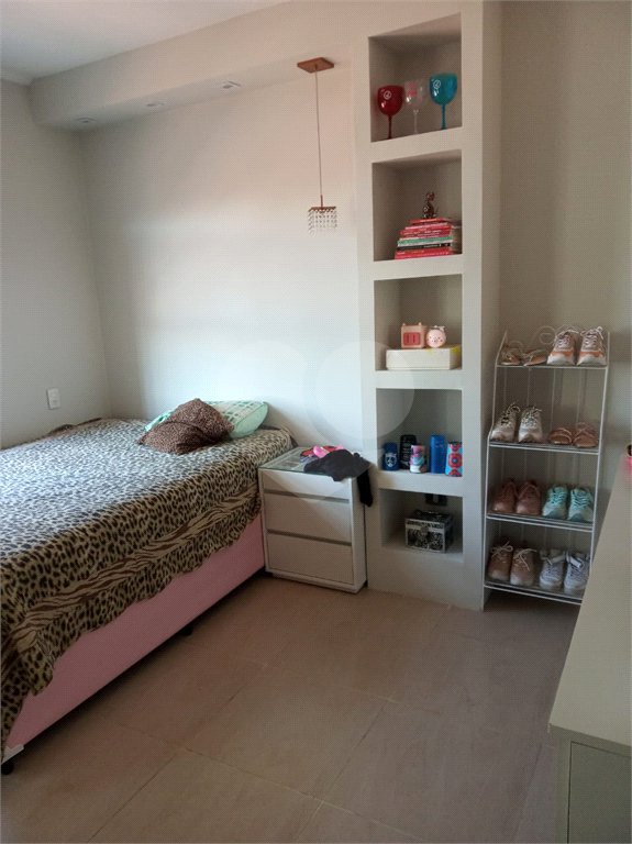 Sobrado à venda com 3 quartos, sendo 1 suíte,  em Tremembé, São Paulo, SP
