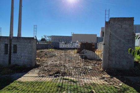 Terreno à venda em Vila Bonsai, Atibaia - SP