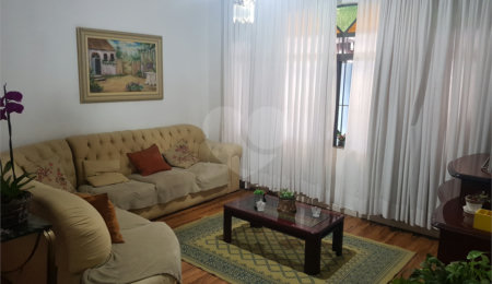 Sobrado à venda com 3 quartos, sendo 1 suíte,  em Campo Grande, São Paulo, SP