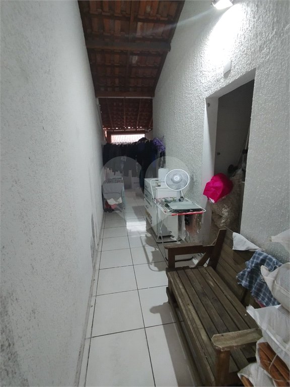 Casa à venda com 2 quartos, sendo 1 suíte, no condomínio Residencial Viva Vida, Cotia - SP