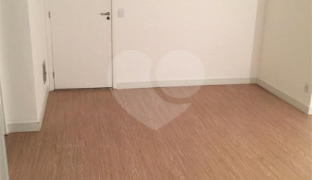 Apartamento à venda com 3 quartos, sendo 1 suíte,  em Jardim Parque Morumbi, São Paulo, SP