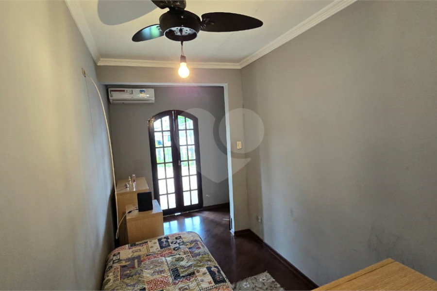 Sobrado à venda com 4 quartos, sendo 1 suíte, em Jardim Regina, São Paulo, SP