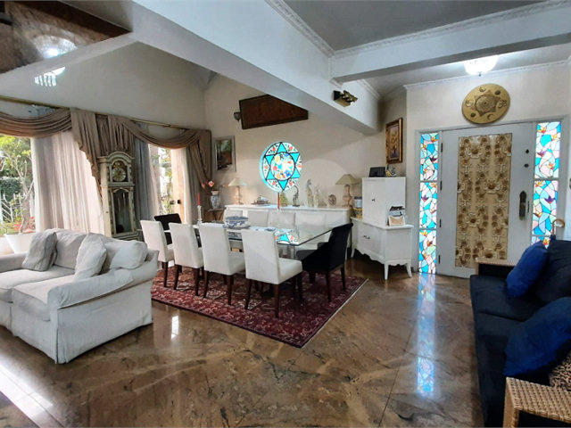 Casa de Vila à venda com 4 quartos, sendo 3 suítes,  em Brooklin Velho, São Paulo, SP