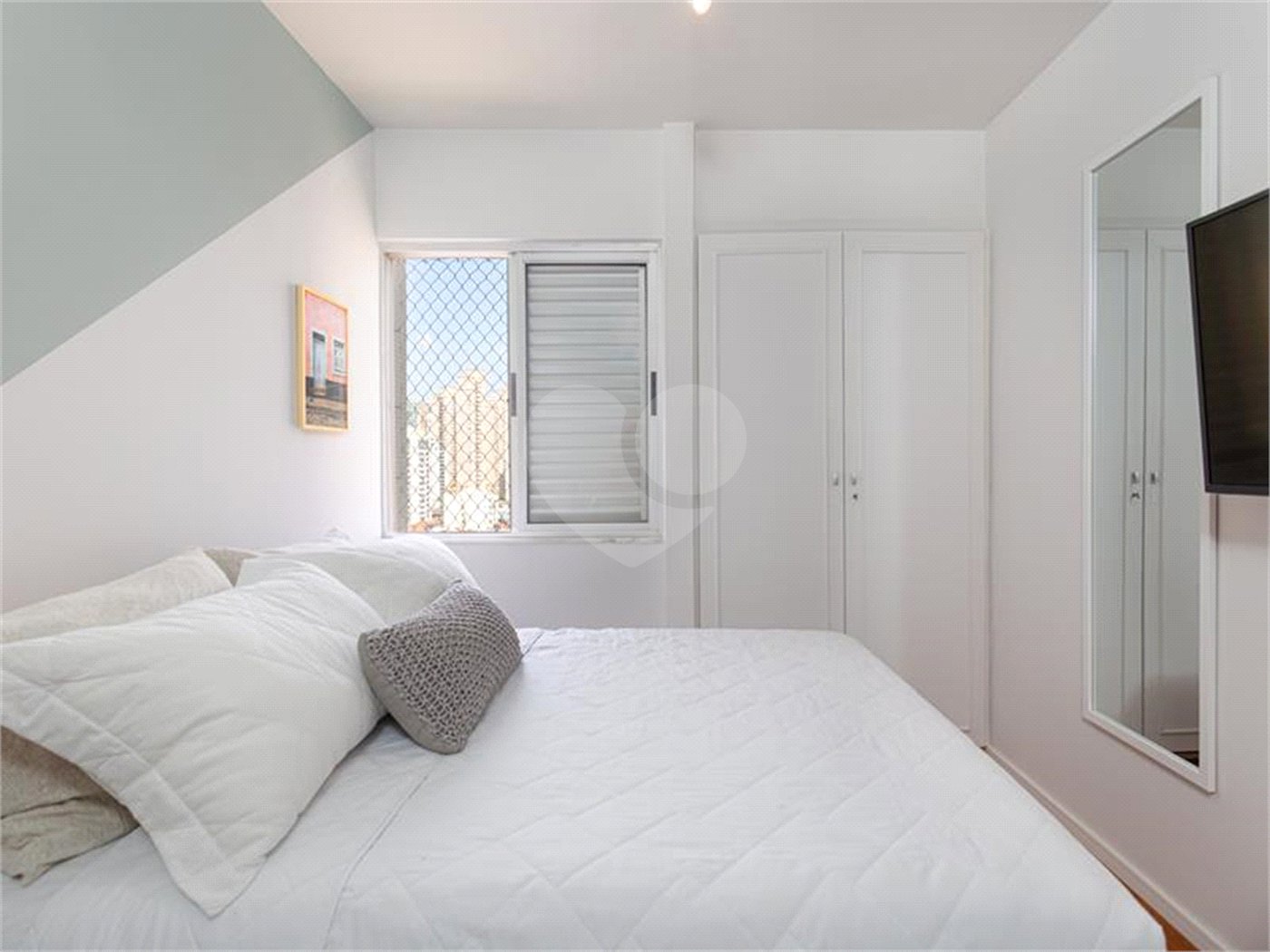 Apartamento à venda com 4 quartos, sendo 1 suíte, em Vila Cordeiro, São Paulo, SP