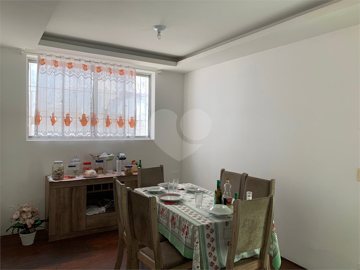 Casa à venda com 3 quartos, sendo 1 suíte, em Jardim Prudência, São Paulo, SP