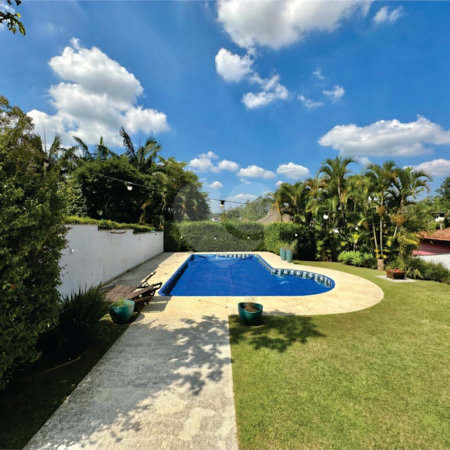 Casa à venda com 4 quartos, sendo 2 suítes,  no condomínio Granja Vianna II, Cotia - SP