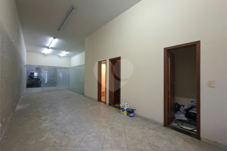Sobrado à venda em Vila Nogueira, Diadema, SP