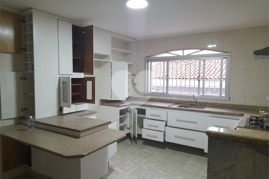 Sobrado à venda com 4 quartos, sendo 1 suíte, em Jaçanã, São Paulo, SP