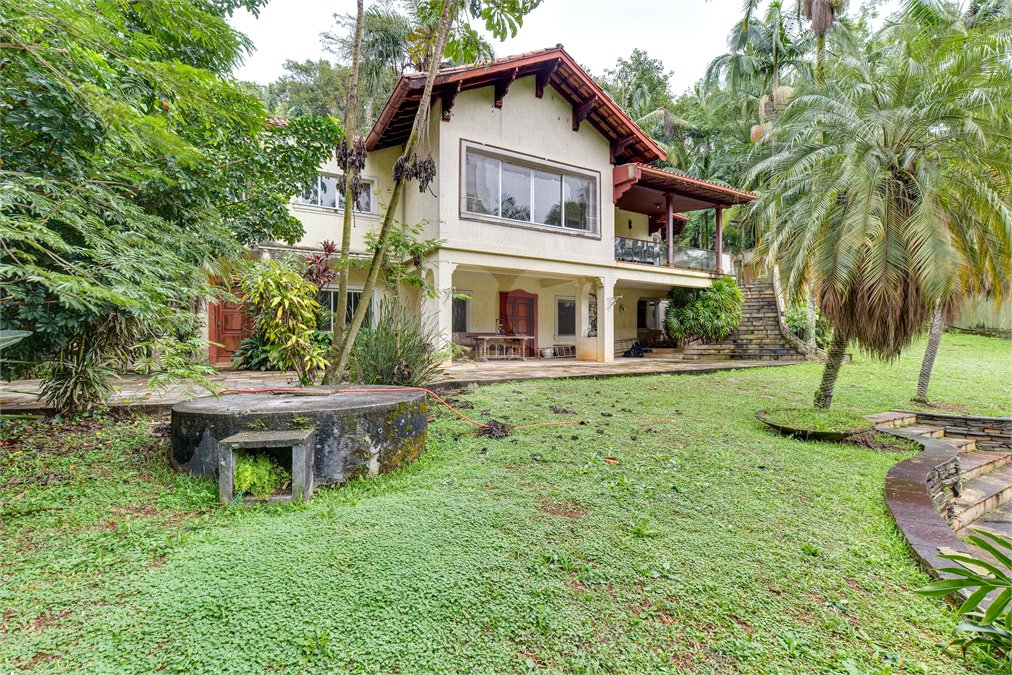 Casa à venda com 5 suítes no condomínio Chácara Flora, São Paulo - SP