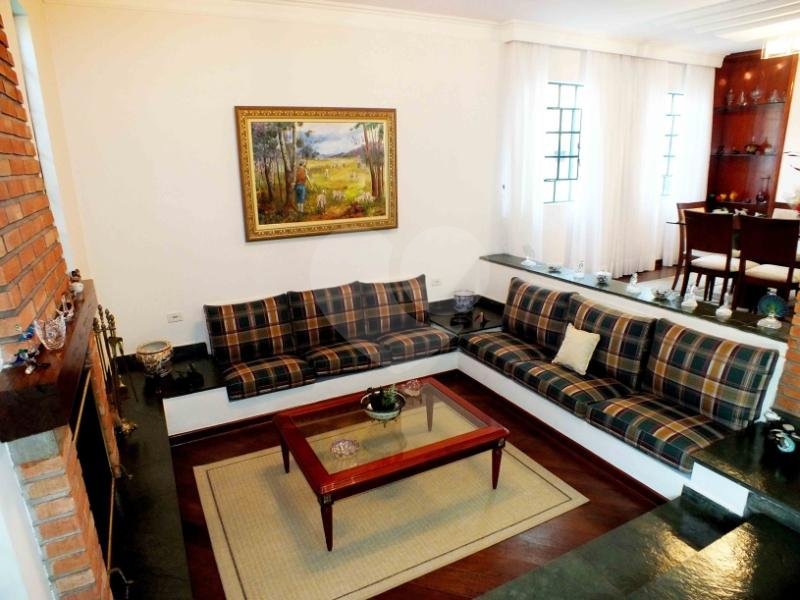 Casa à venda com 4 quartos, sendo 3 suítes, em Brooklin, São Paulo, SP