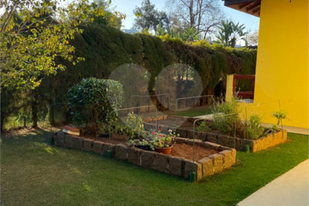 Casa à venda com 4 quartos, sendo 2 suítes, no condomínio Monte Belo, Salto - SP