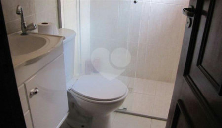 Casa à venda com 3 quartos, sendo 1 suíte, no condomínio Villa Jardim Sul, São Paulo - SP