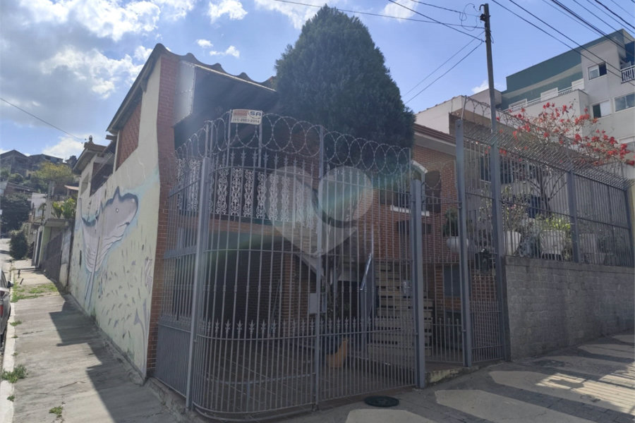 Sobrado à venda com 2 quartos em Vila Nivi, São Paulo, SP