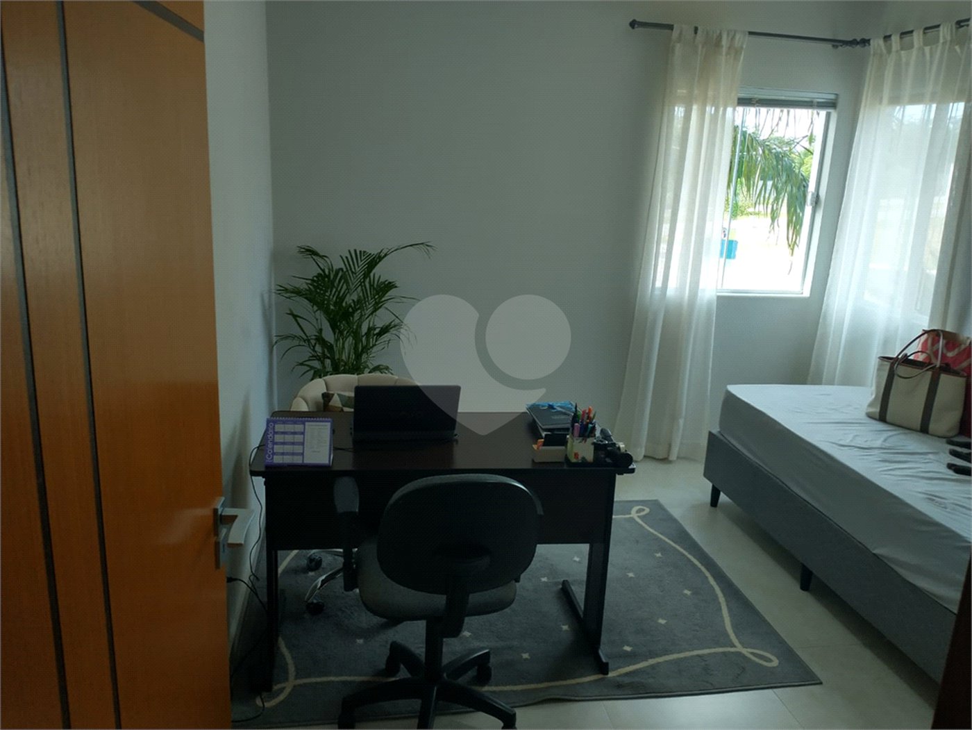 Casa à venda com 3 suítes no condomínio Residencial Central Parque, Salto - SP
