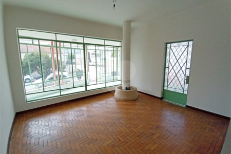Casa à venda com 3 quartos no Centro, Vinhedo, SP