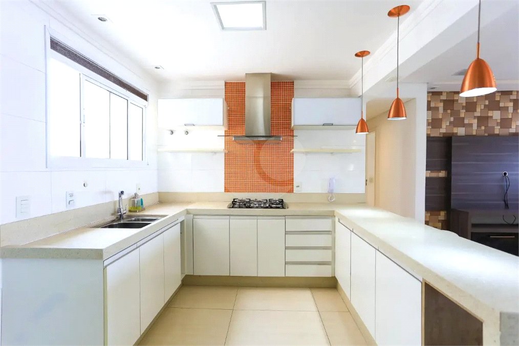 Apartamento à venda com 3 quartos, sendo 1 suíte,  em Vila Andrade, São Paulo, SP