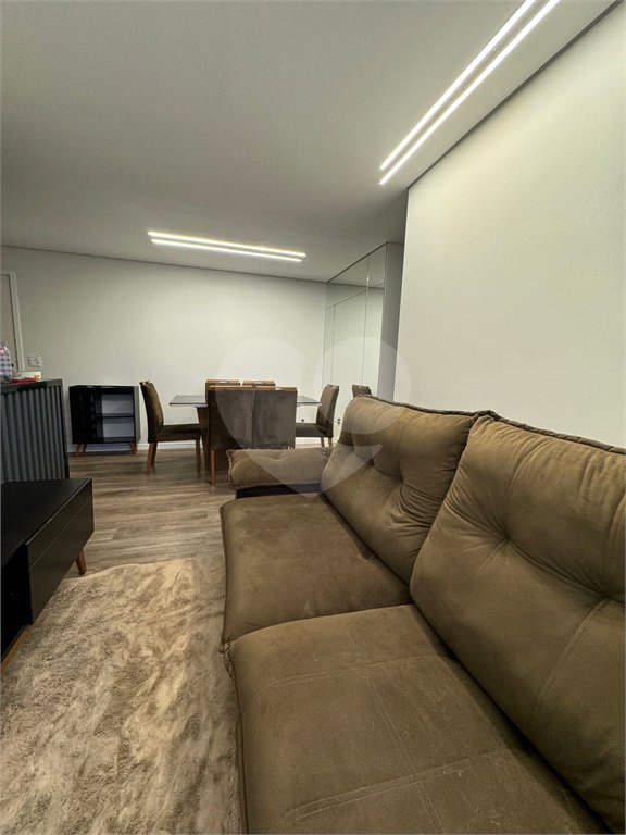 Apartamento à venda com 2 quartos, sendo 1 suíte,  em Jardim Flor da Montanha, Guarulhos, SP