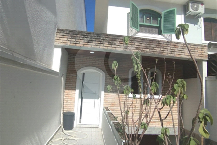 Sobrado à venda com 3 quartos em Vila Irmãos Arnoni, São Paulo, SP