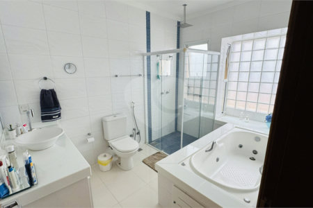 Casa à venda com 3 suítes no condomínio Residencial Delle Stelle, Louveira - SP