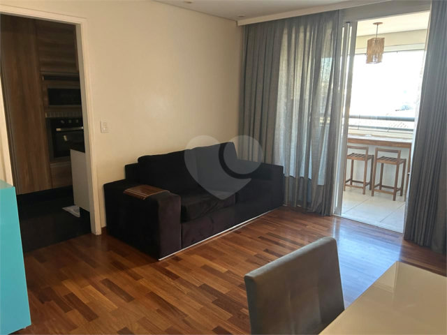Apartamento à venda com 3 quartos, sendo 1 suíte,  em Vila Guilherme, São Paulo, SP