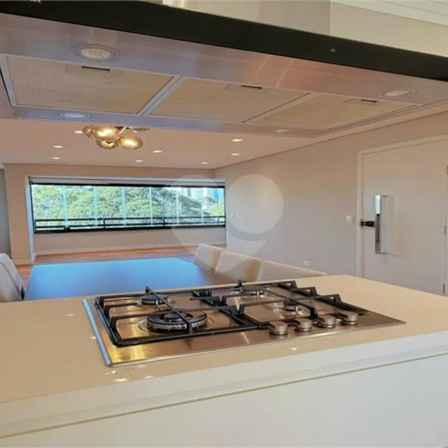 Apartamento para alugar com 2 suítes em Vila Andrade, São Paulo, SP