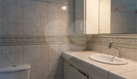 Sobrado à venda com 3 quartos, sendo 1 suíte,  em Jardim Ester, São Paulo, SP